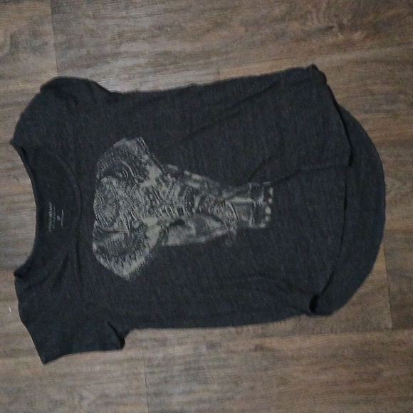 Lucky Brand Gray Elephant Women's Short Sleeve T-Shirt. - Picture 4 of 5